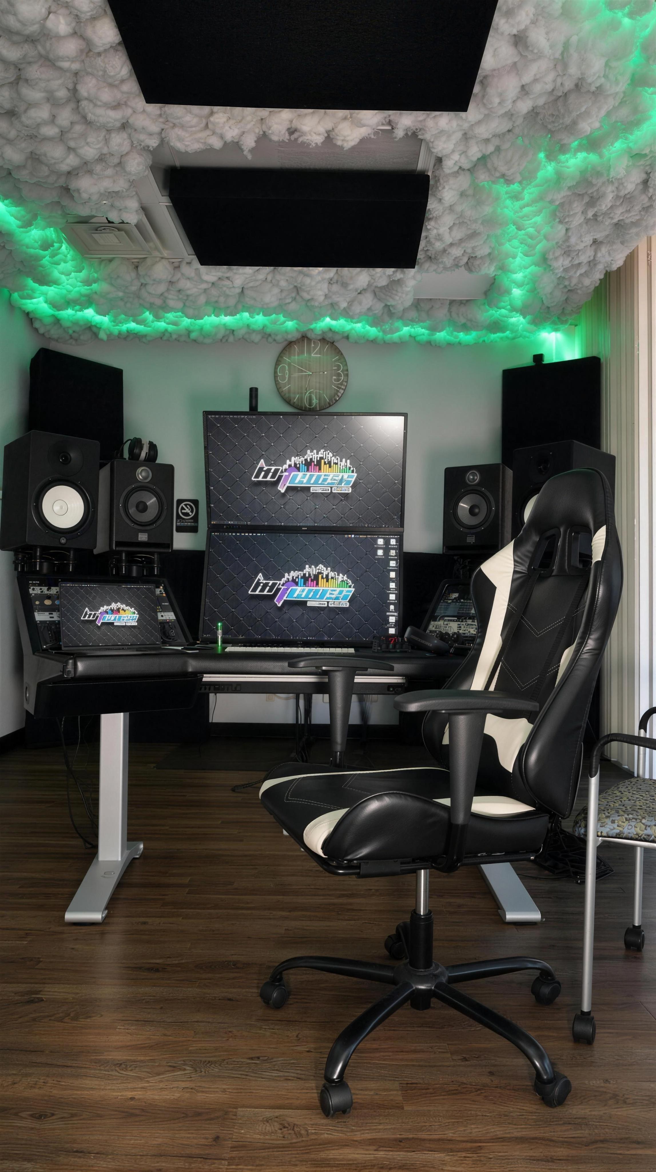 The Hi-Tunes Studio Cloud Room's cloud-textured ceiling treatment.